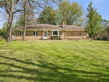 13760 Albion Road , Strongsville, OH 44136