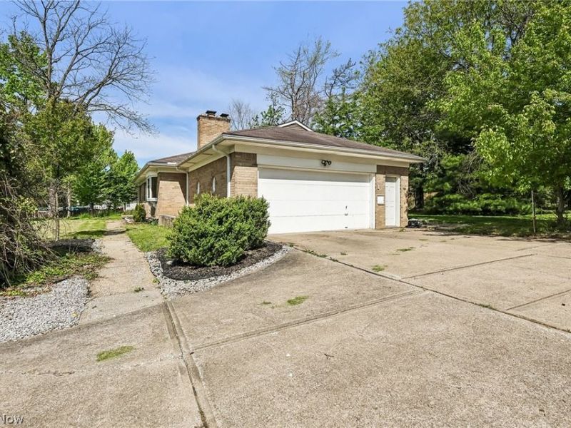 13760 Albion Road , Strongsville, OH 44136 Photo 4