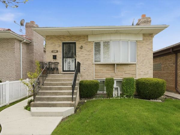 4818 N Sayre Avenue , Chicago, IL 60656