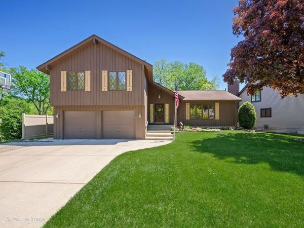 1925 Glencoe Street , Wheaton, IL 60187