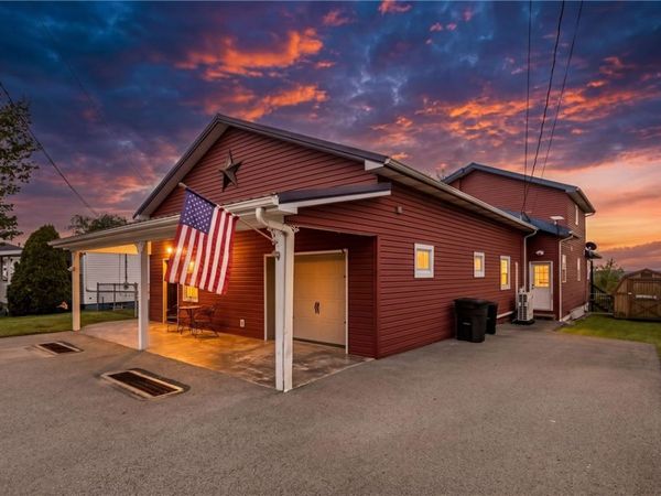 2650 National Pike , Scenery Hill, PA 15360
