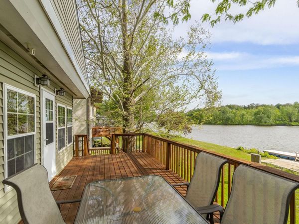922 Cottage Row Road, Cedar Falls, IA 50613