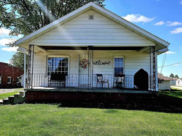 1790 E CHESTNUT Street, Canton, IL 61520