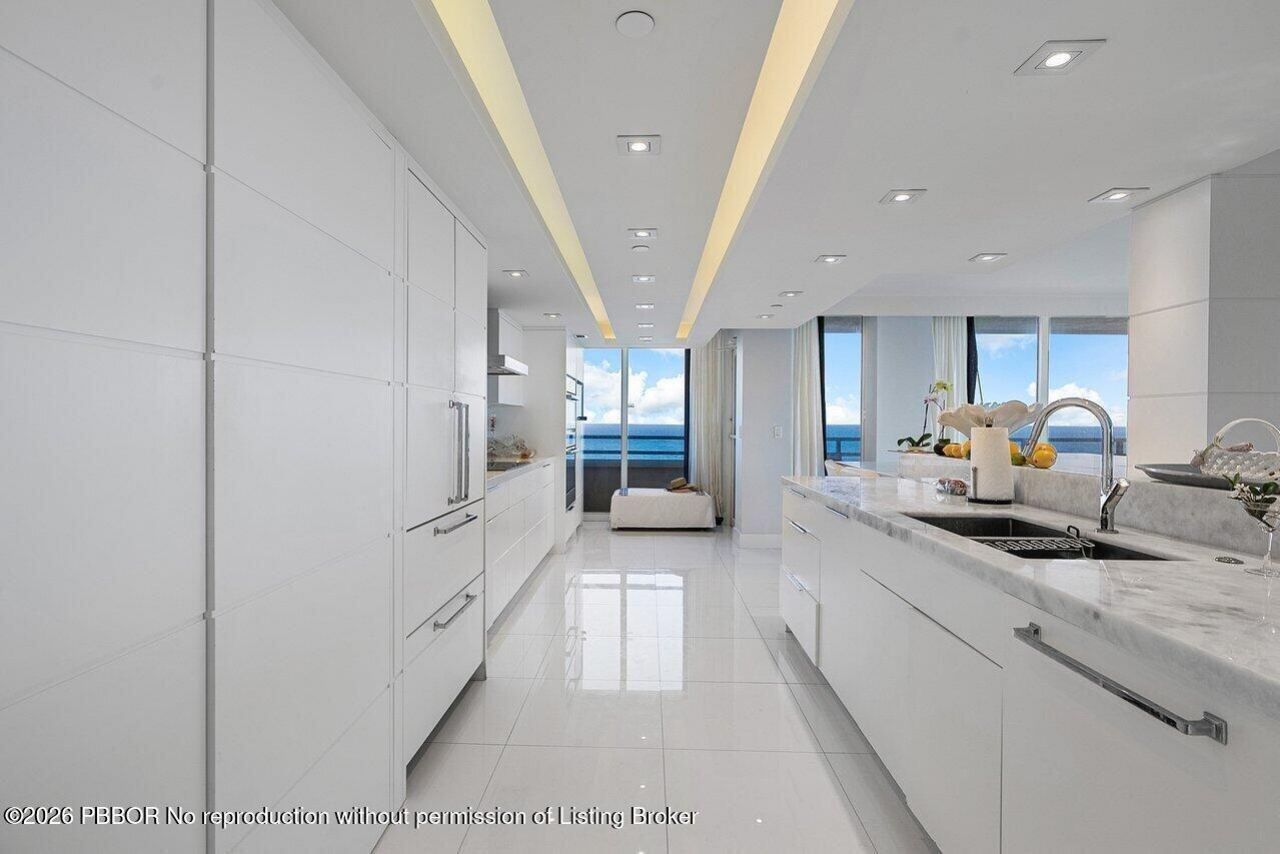 3560 S Ocean Boulevard, Unit PH-1, South Palm Beach, FL 33480 Photo