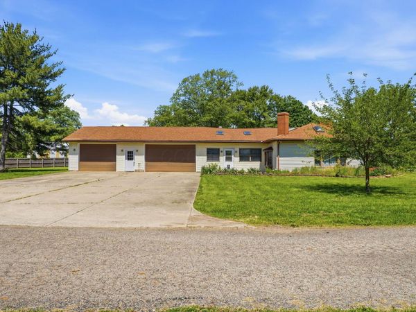 5050 Dacron Place , Canal Winchester, OH 43110