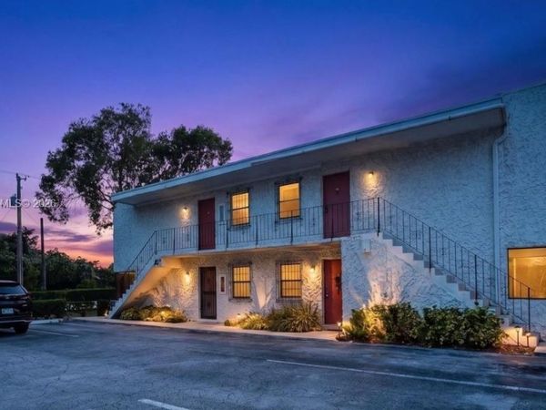 8701 SW 141st St, Unit B4, Palmetto Bay, FL 33176