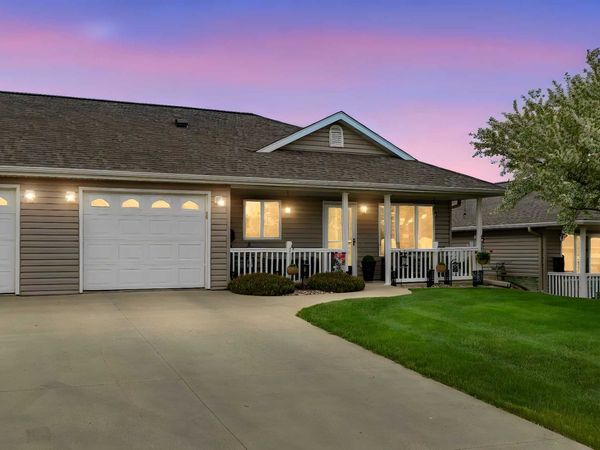 217 Clubhouse Drive NE, Stewartville, MN 55976