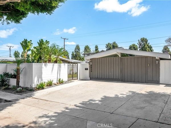 3030 Roxanne Avenue, Long Beach, CA 90808