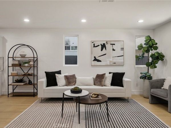 2706 S Cochran Street, Los Angeles, CA 90016