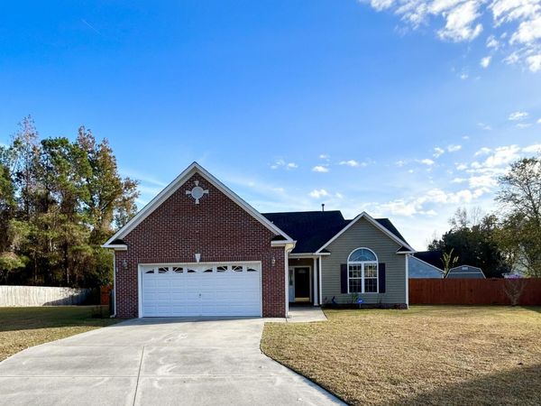 104 Dellview Court , Jacksonville, NC 28540