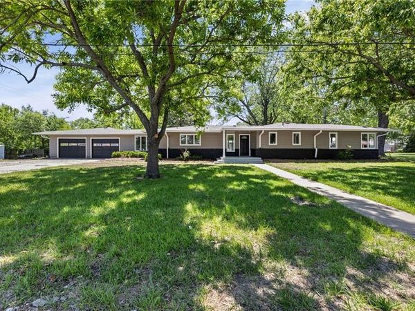 204 E 14th Street, Ottawa, KS 66067
