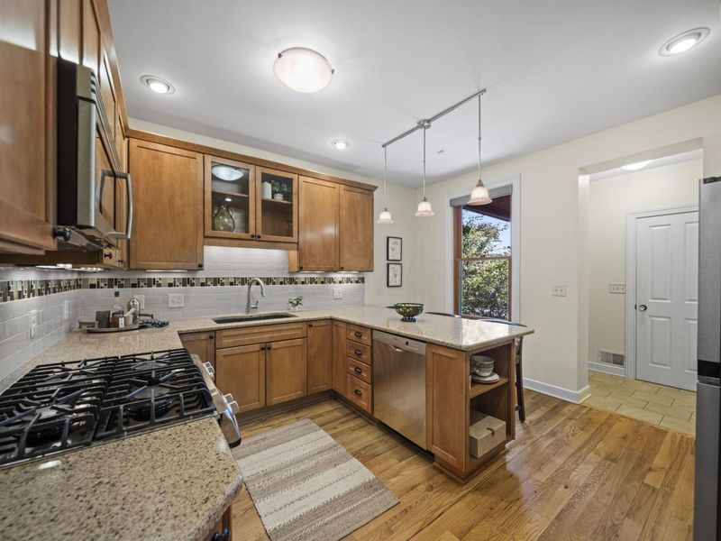 978 Highland Street, Columbus, OH 43201 Photo 10