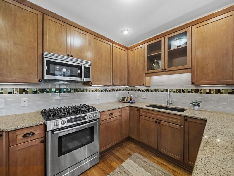 978 Highland Street, Columbus, OH 43201 Photo 11