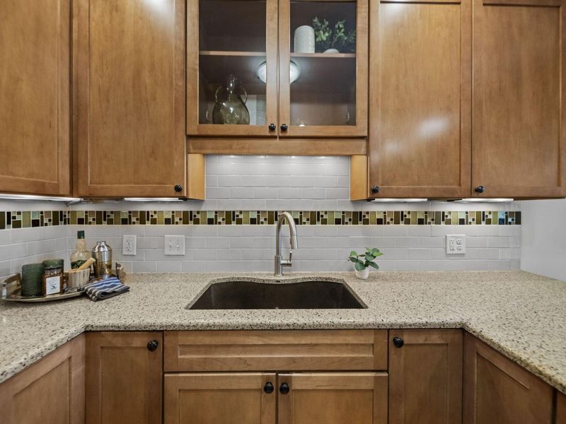 978 Highland Street, Columbus, OH 43201 Photo 12