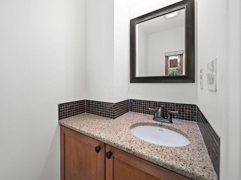 978 Highland Street, Columbus, OH 43201 Photo 15