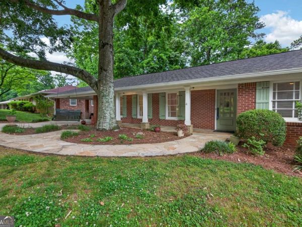 1370 Driftwood Court, Roswell, GA 30075