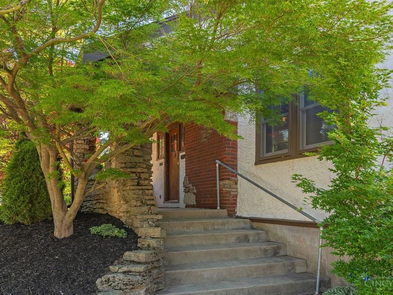 6244 Montgomery Road, Cincinnati, OH 45213 Photo 2