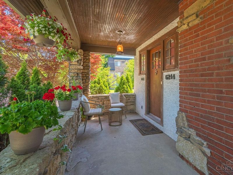 6244 Montgomery Road, Cincinnati, OH 45213 Photo 3