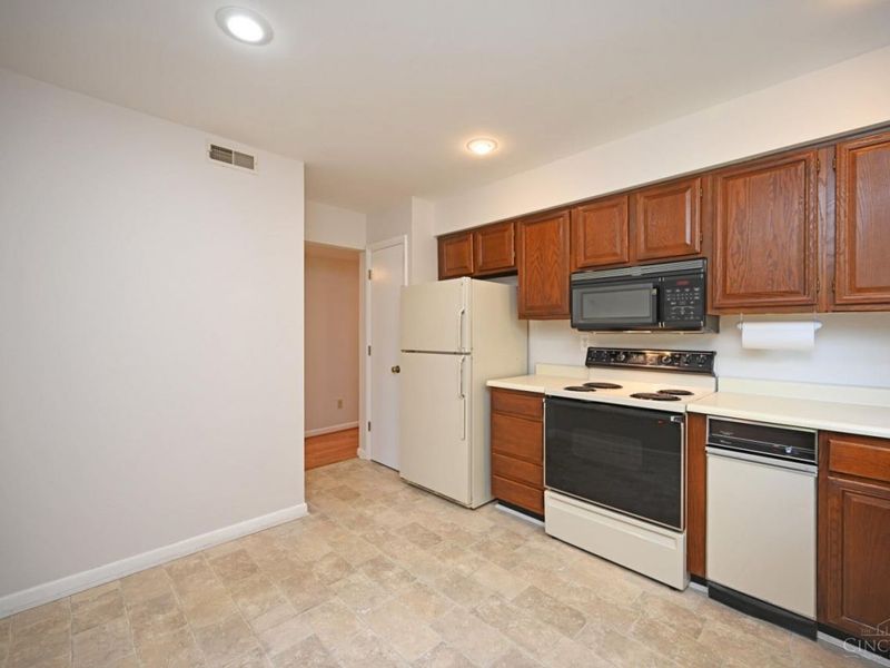 3433 Traskwood Circle, Unit B, Cincinnati, OH 45208 Photo 19