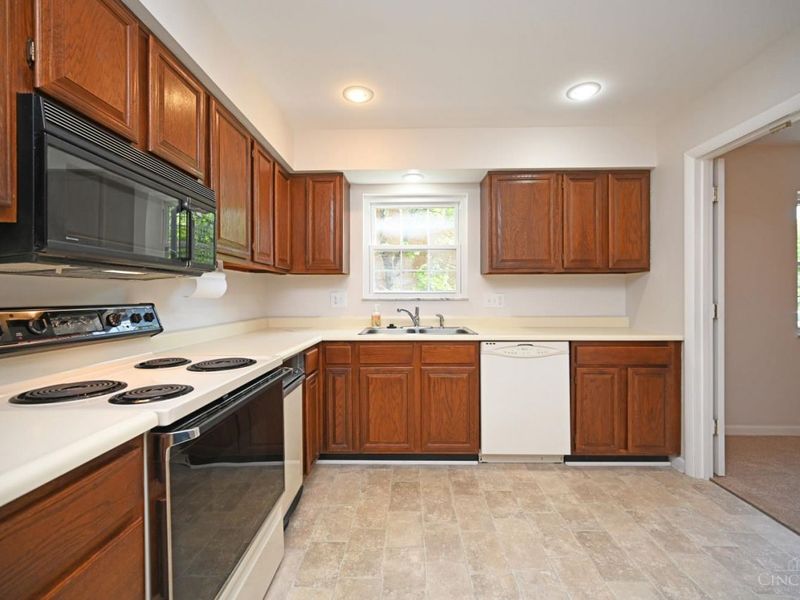 3433 Traskwood Circle, Unit B, Cincinnati, OH 45208 Photo 21