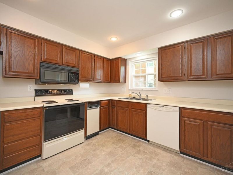 3433 Traskwood Circle, Unit B, Cincinnati, OH 45208 Photo 23