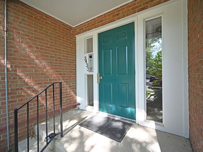 3433 Traskwood Circle, Unit B, Cincinnati, OH 45208 Photo 3
