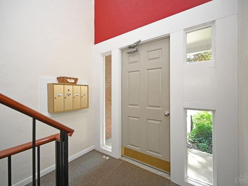 3433 Traskwood Circle, Unit B, Cincinnati, OH 45208 Photo 4