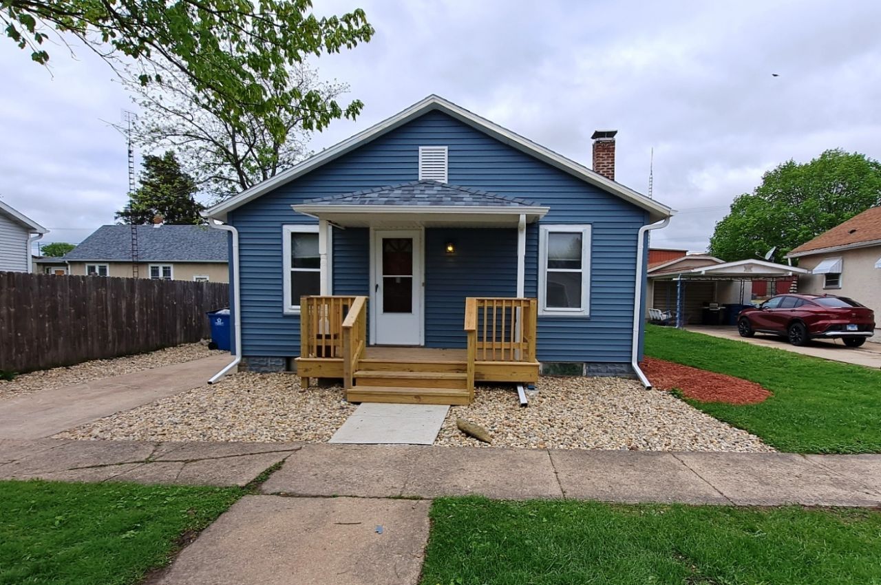 310 N LaSalle Avenue, Ladd, IL 61329