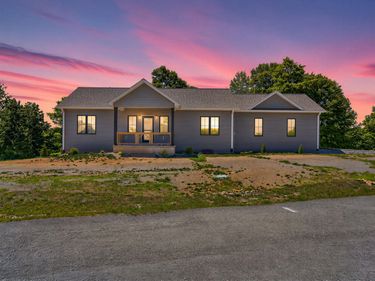 944 Lakepoint Drive, Albany, KY 42602