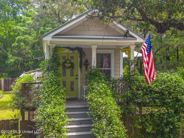 1322 Spruce Street, Ocean Springs, MS 39564