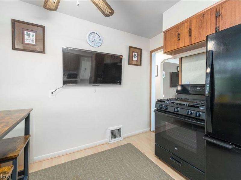 30414 Mildred Drive, Willowick, OH 44095 Photo 11