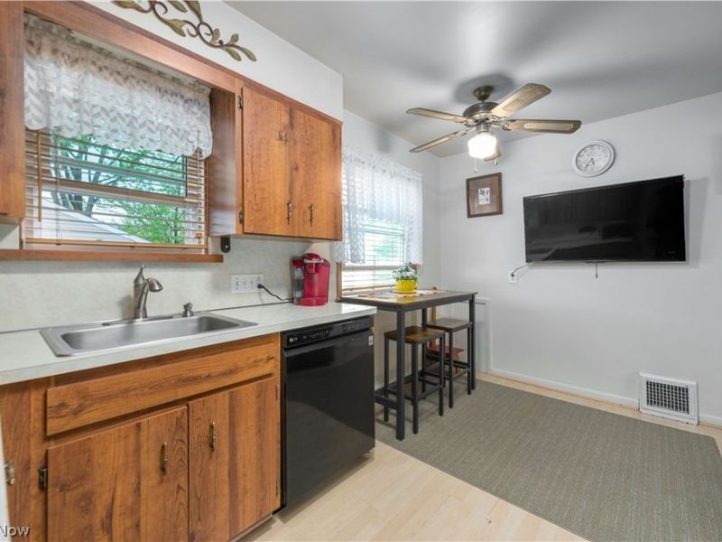 30414 Mildred Drive, Willowick, OH 44095 Photo 13