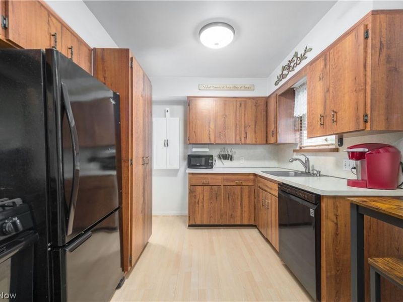 30414 Mildred Drive, Willowick, OH 44095 Photo 14