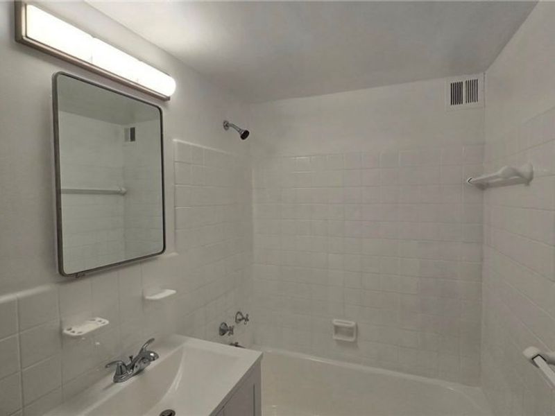 11820 Edgewater Drive, Lakewood, OH 44107 Photo 15
