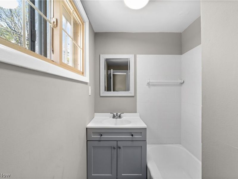 1335 West Boulevard, Cleveland, OH 44102 Photo 13
