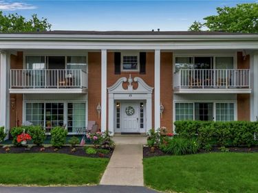 15 Hickory Hill Road, Buffalo, NY 14221