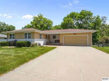 3609 Armbrust Drive, Omaha, NE 68124