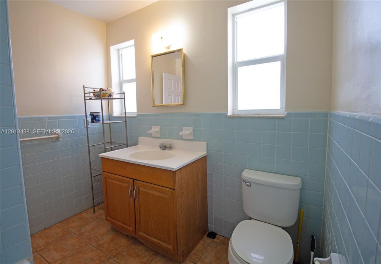 125 SW 3rd Ave, Hallandale Beach, FL 33009 Photo