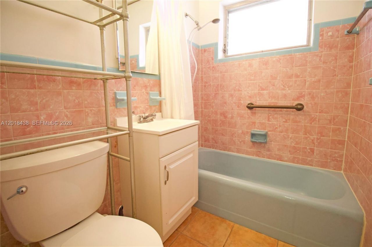 125 SW 3rd Ave, Hallandale Beach, FL 33009 Photo