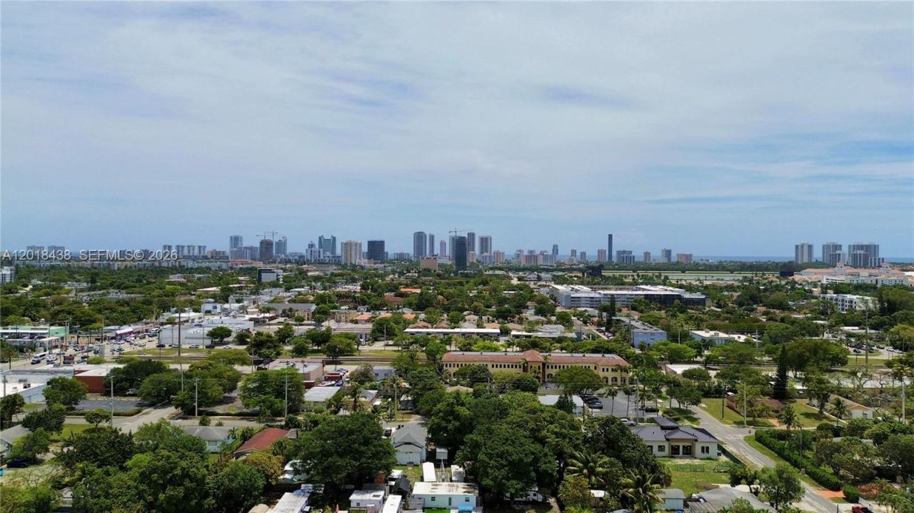 125 SW 3rd Ave, Hallandale Beach, FL 33009 Photo