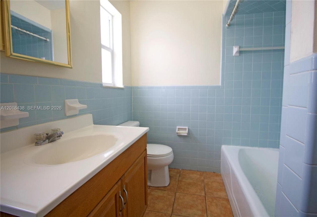 125 SW 3rd Ave, Hallandale Beach, FL 33009 Photo