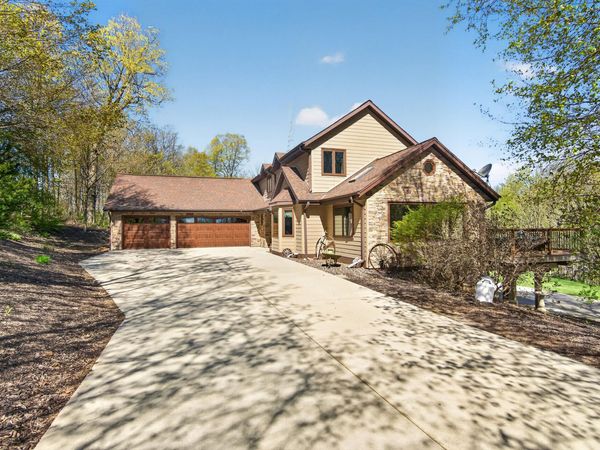 9355 St Kilian Hts, Wayne, WI 53002