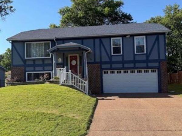 30 Trade Winds Drive , St Peters, MO 63376