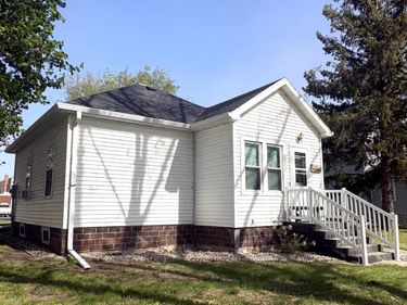 871 7th Street, Dawson, MN 56232