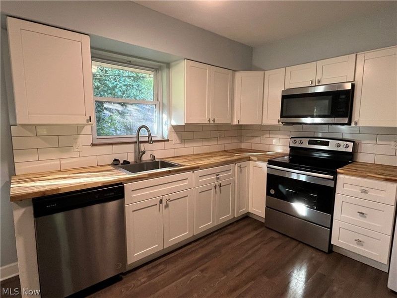 1560 Wagar, Rocky River, OH 44116 Photo 5