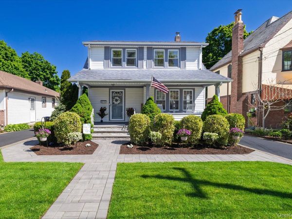 43 Nassau Boulevard , Malverne, NY 11565