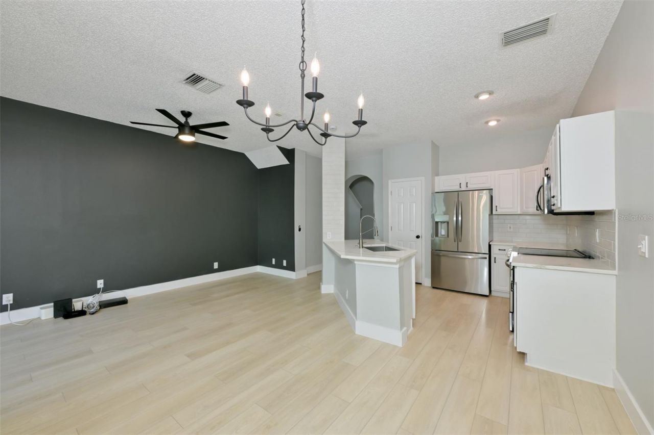 671 Vallance Way Ne, Saint Petersburg, FL 33716 Photo
