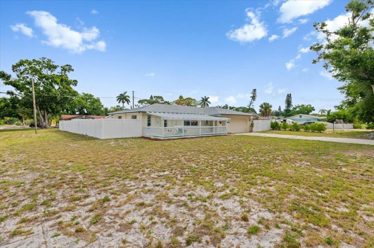 7816 3rd Avenue W, Bradenton, FL 34209 Photo