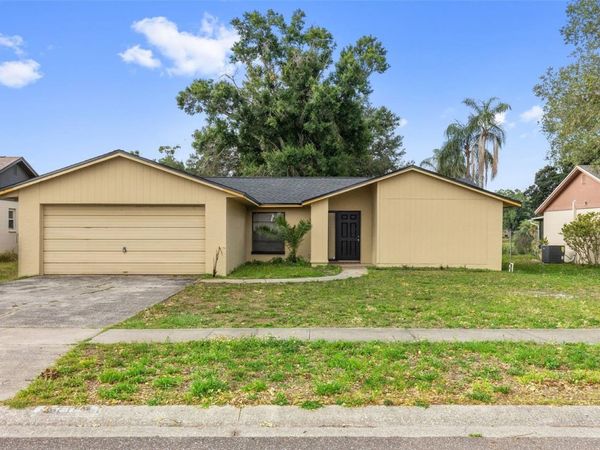 17635 MEADOWBRIDGE DRIVE , LUTZ, FL 33549