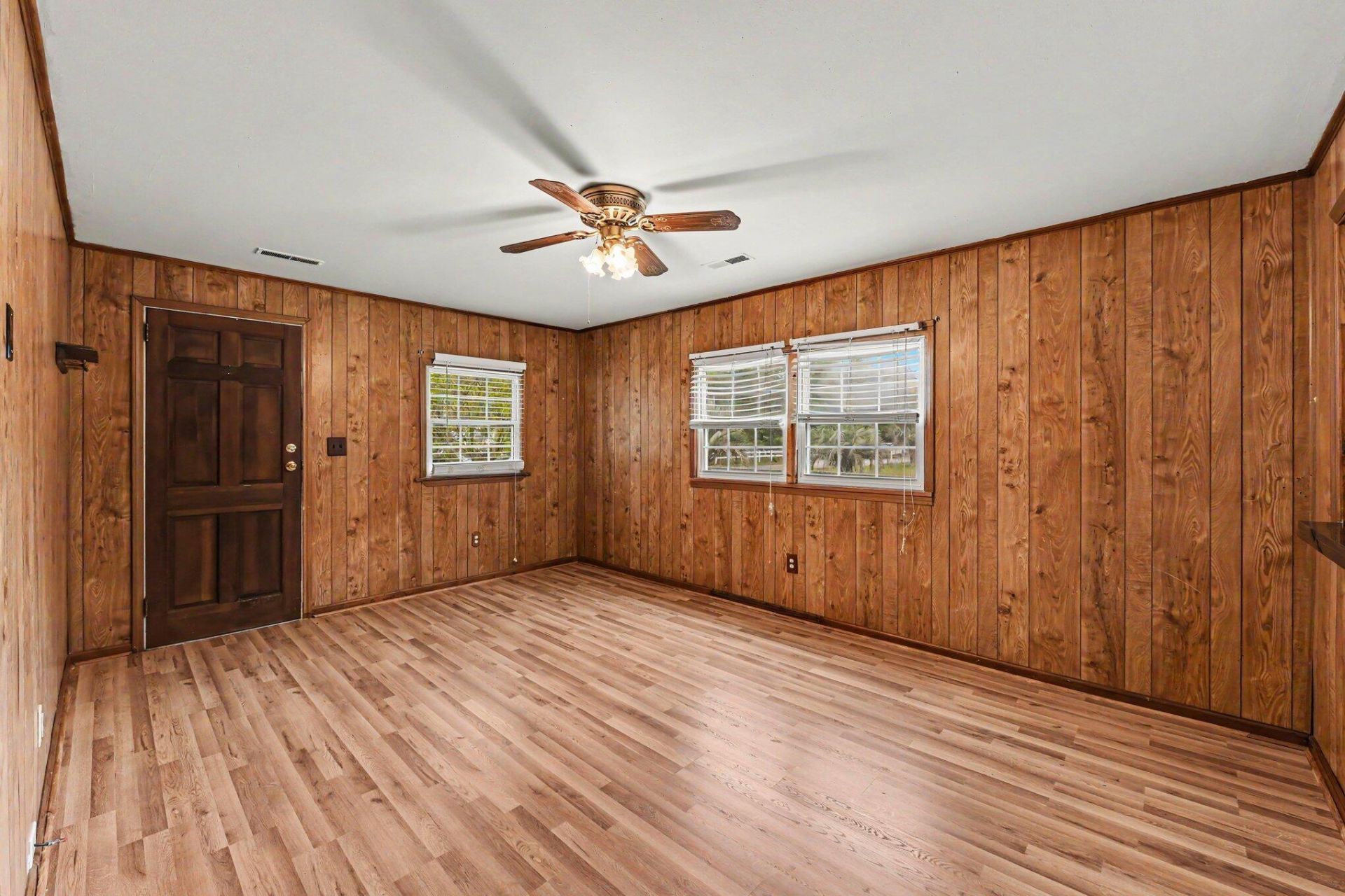 1840 Grover Drive Photo 4